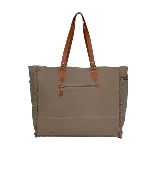 Weekender, Auburn