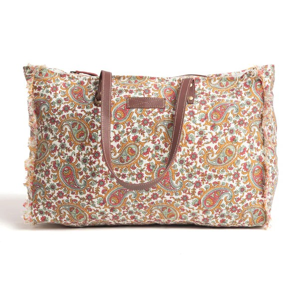 Weekender, Paisley Pointe