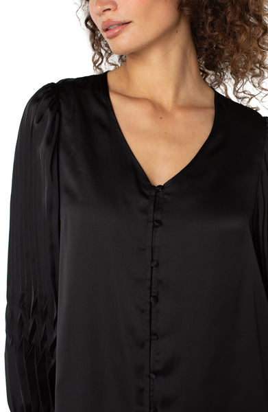 Top, Black VNeck Pleat Slv